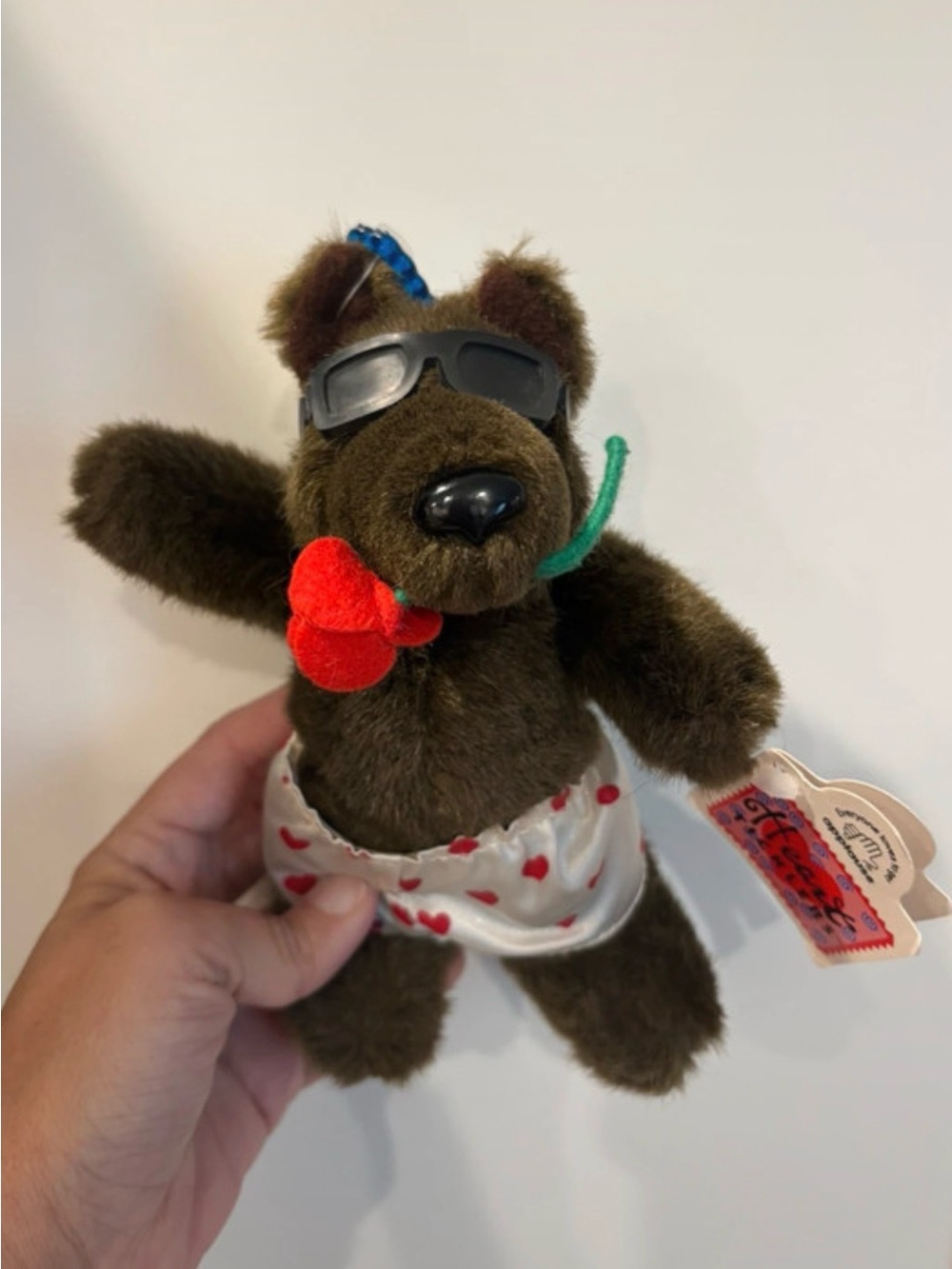 Vintage 1990s hearts bear applause